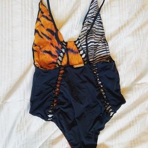 San Lorenzo One Piece